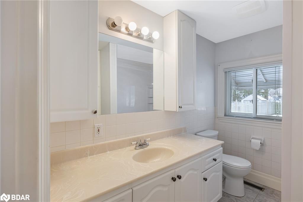197 Cameron Crescent Property Photo 23