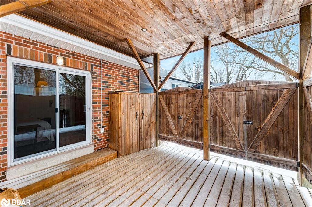 197 Cameron Crescent Property Photo 28