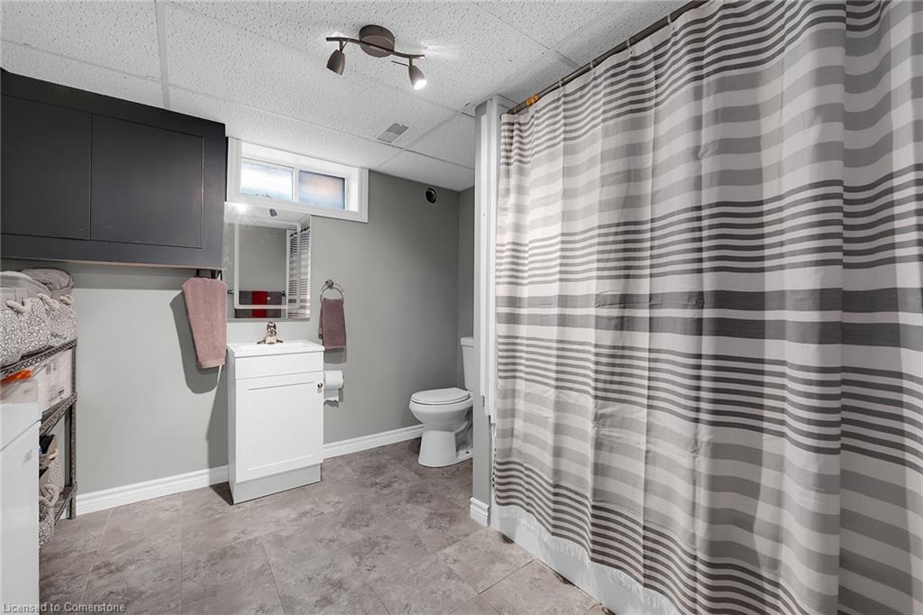 7663 Ronnie Crescent Property Photo 22