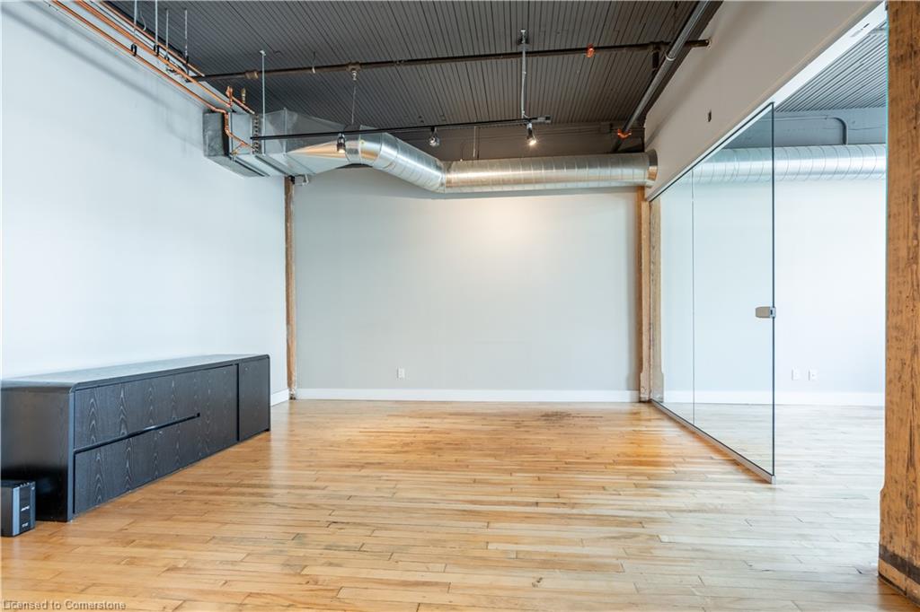 350-69 John Street S Property Photo 10