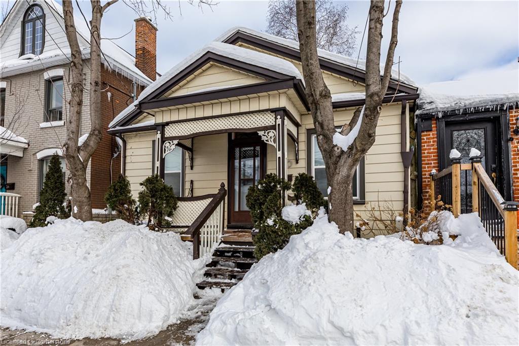 210 Ray Street N Property Photo