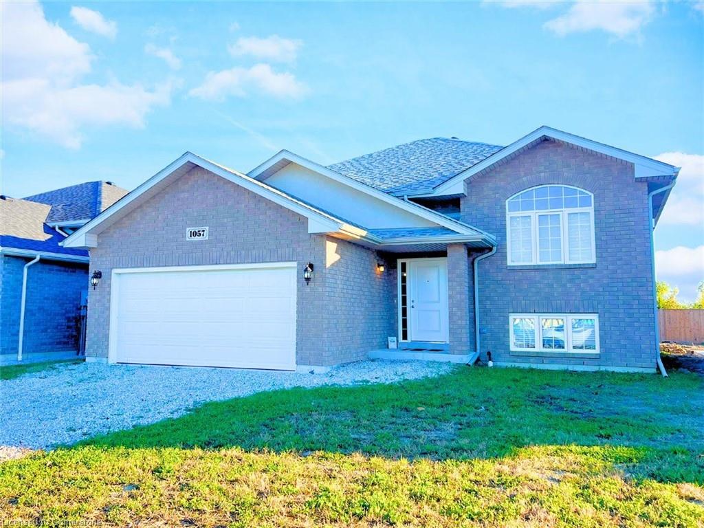 1057 Aspen Ridge Crescent Property Photo