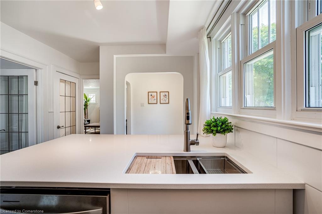 540 Niagara Street Property Photo 18