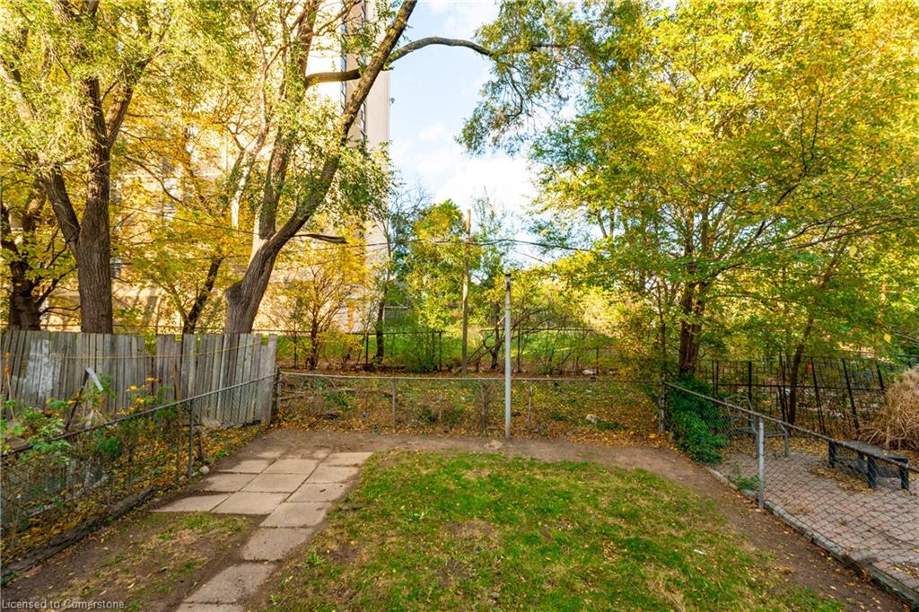 27 Harvey Street Property Photo 32