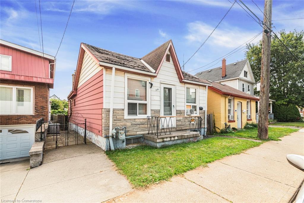510 John Street N Property Photo