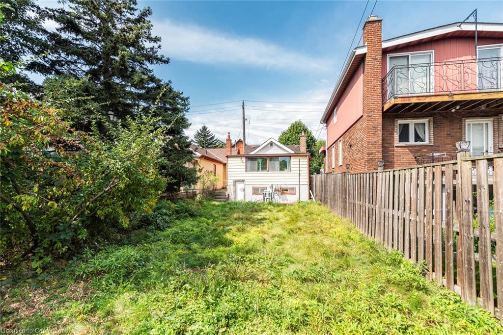 510 John Street N Property Photo 8