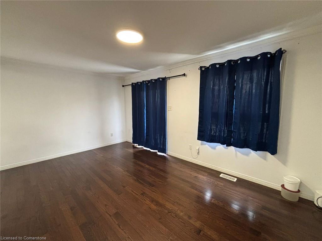 8 Mountain Laurel Crescent Property Photo 2