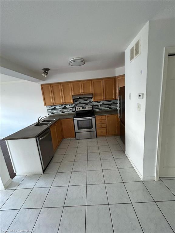 8 Mountain Laurel Crescent Property Photo 4