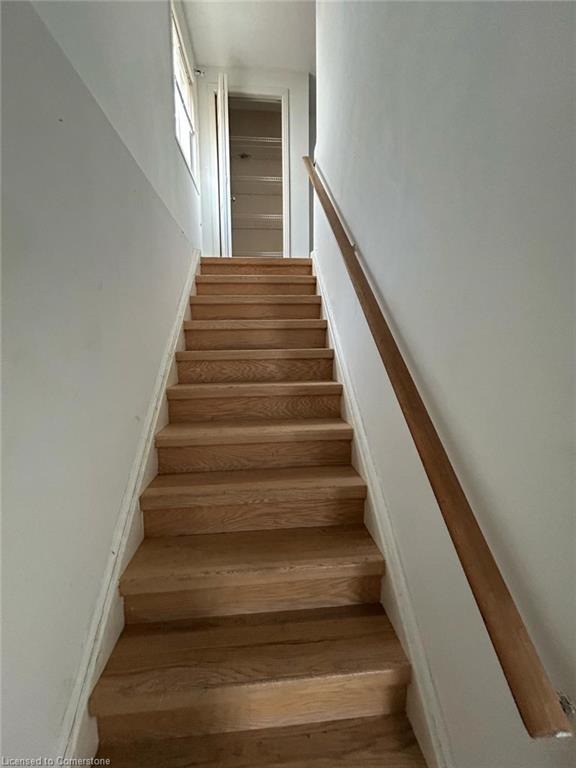 8 Mountain Laurel Crescent Property Photo 9