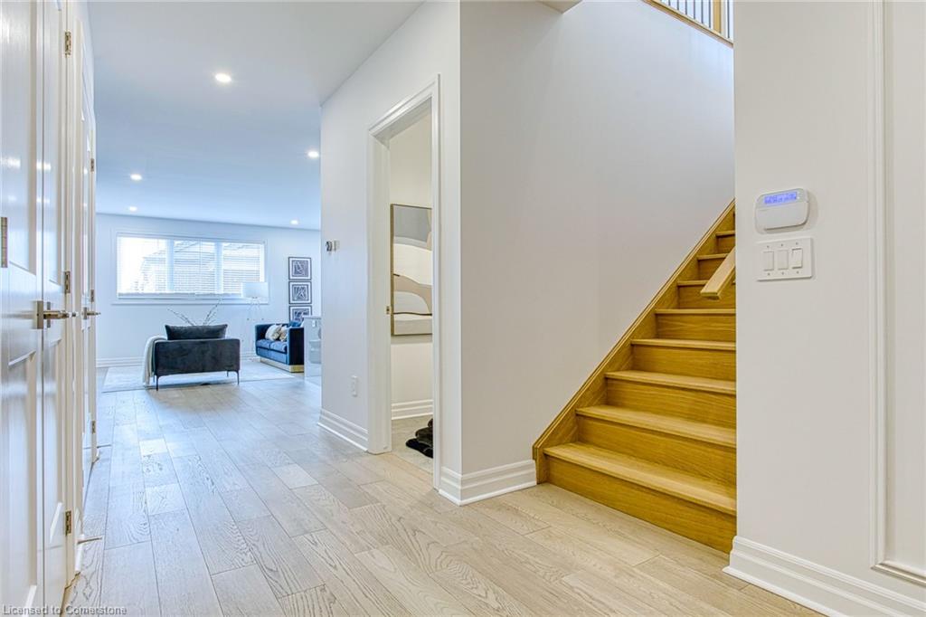7543 Splendour Drive Property Photo 6