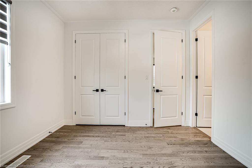 1466 Everest Crescent Property Photo 39