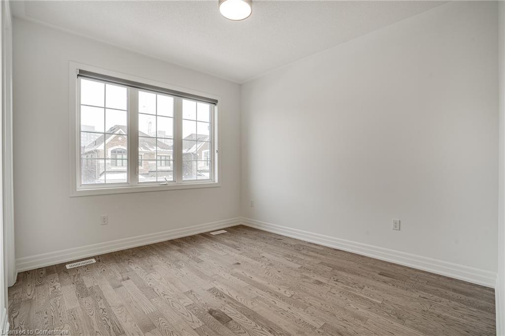 1466 Everest Crescent Property Photo 40