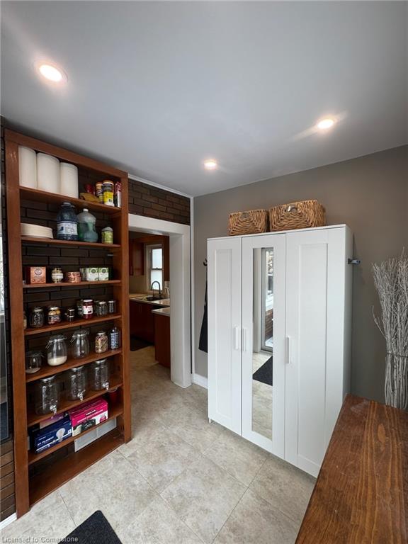 48 Fairview Avenue Property Photo 10
