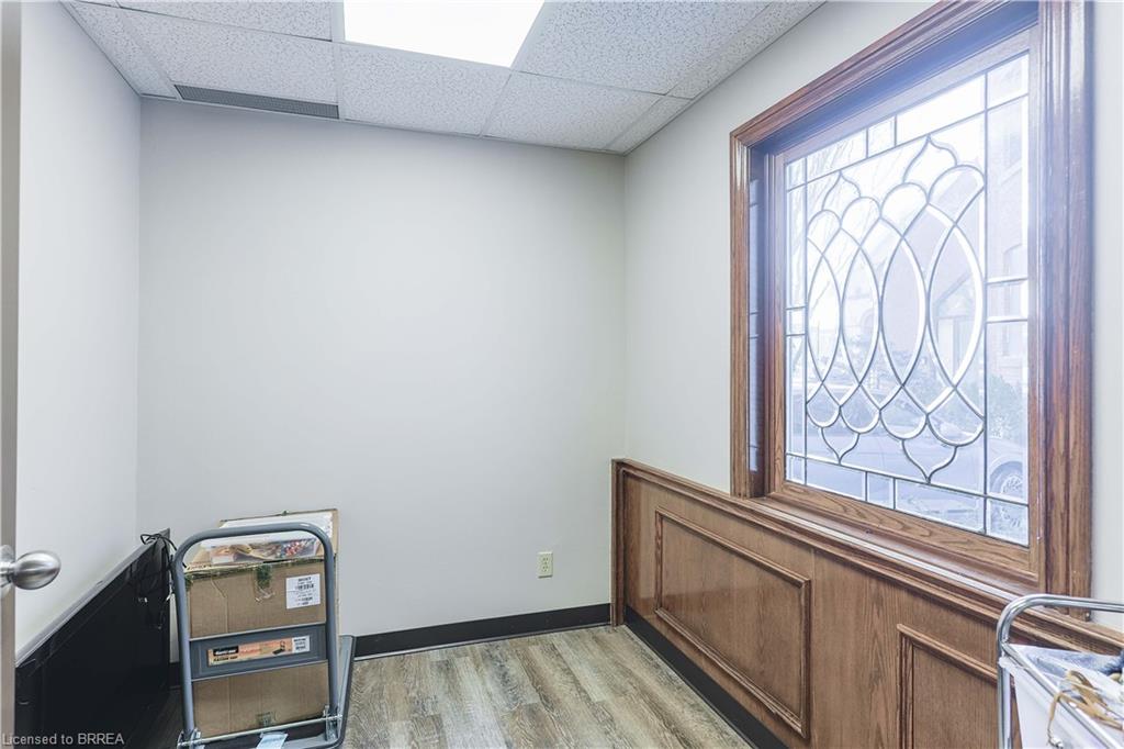 30 Brant Avenue Property Photo 24