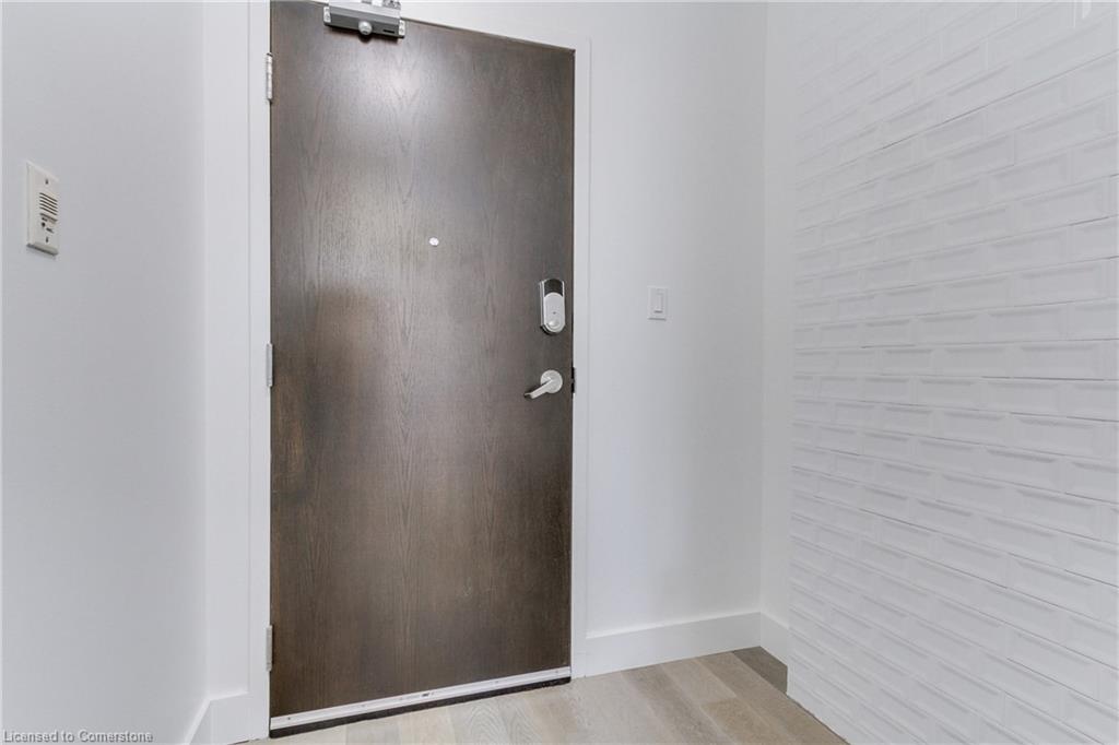 204-1842 Queen Street E Property Photo 4