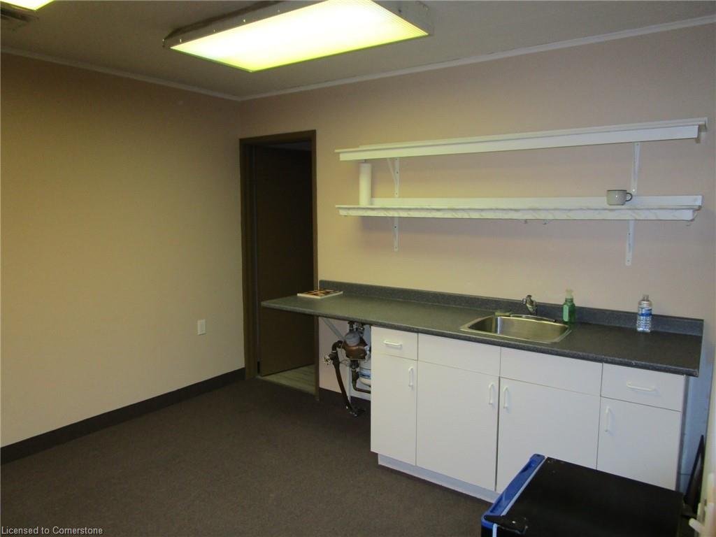 1-4161 Morris Drive Property Photo 4