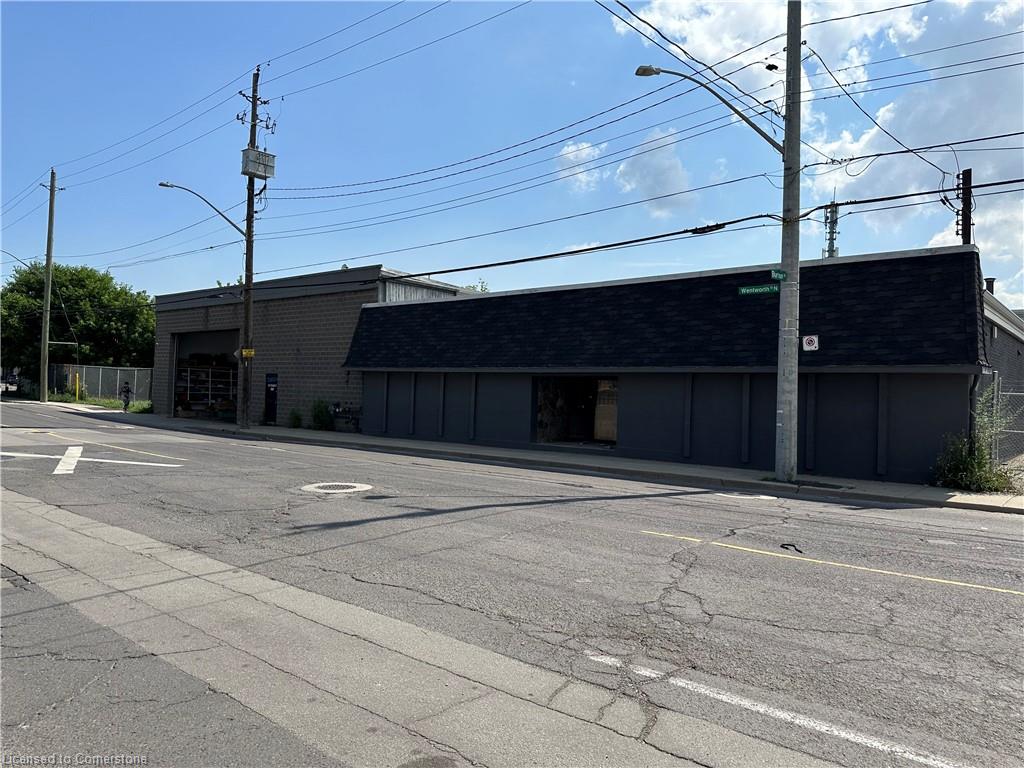 2-360 Wentworth Street N Property Photo