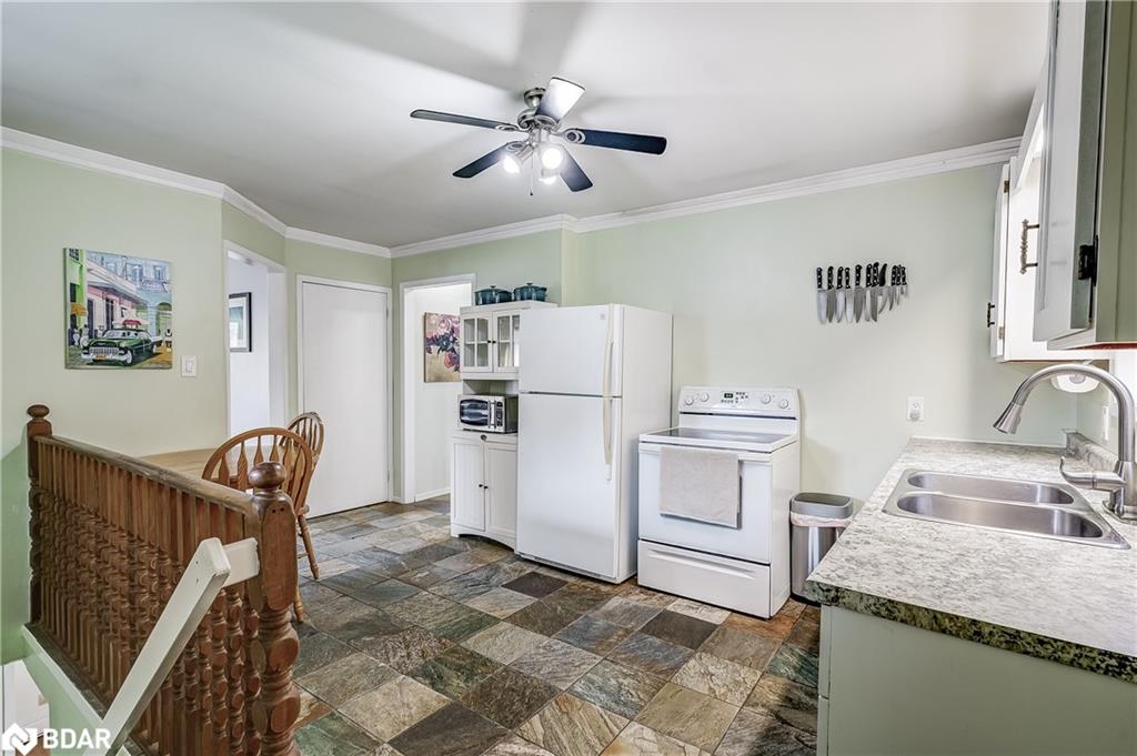 949 Raymond Road Property Photo 8