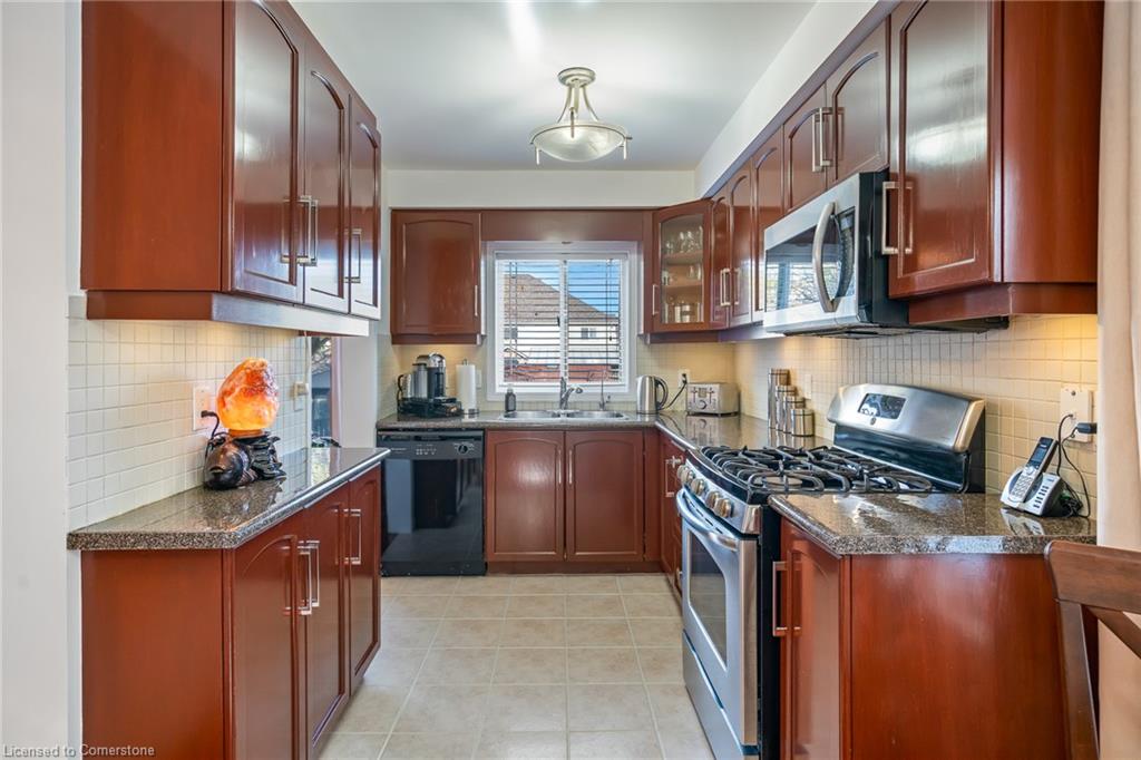 28 Elderberry Avenue Property Photo 10