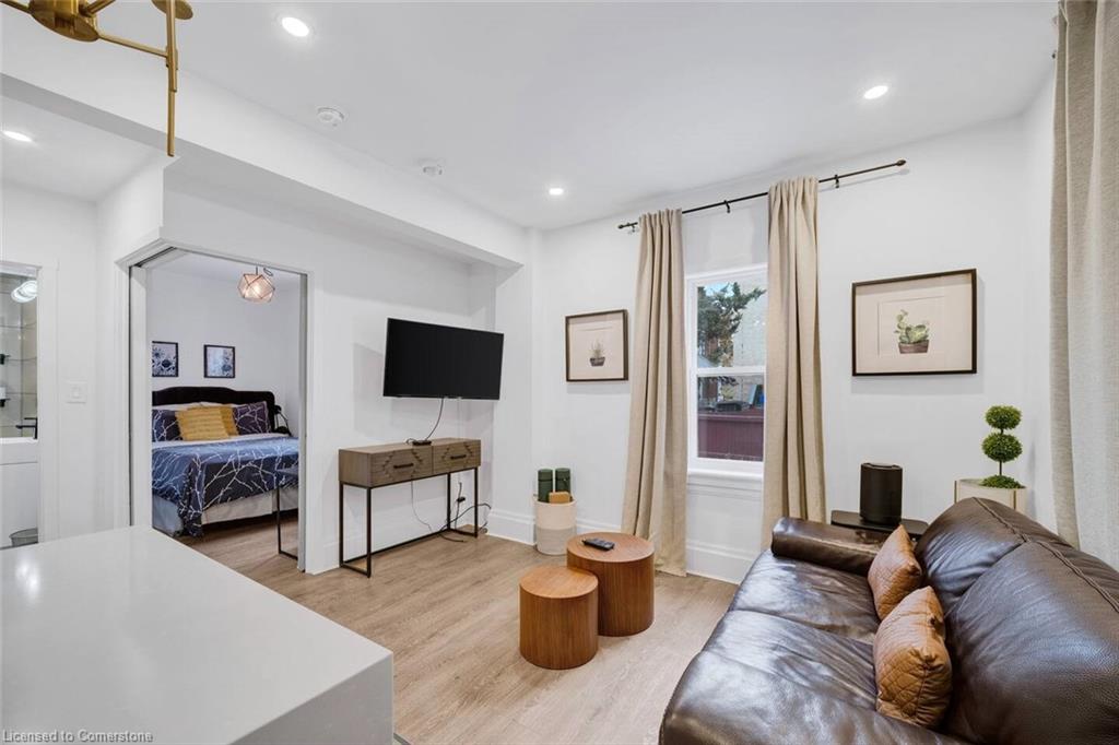 11 Mansion Street Property Photo 6