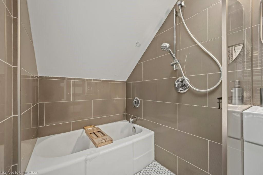 11 Mansion Street Property Photo 22