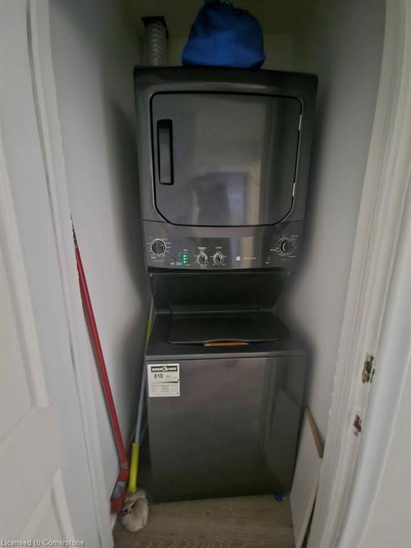 227 Fernwood Crescent Property Photo 9