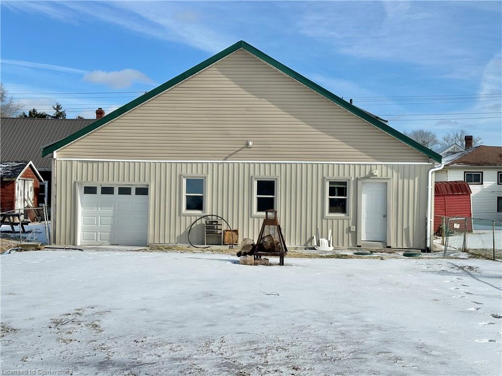 195 Townline Street Property Photo 4