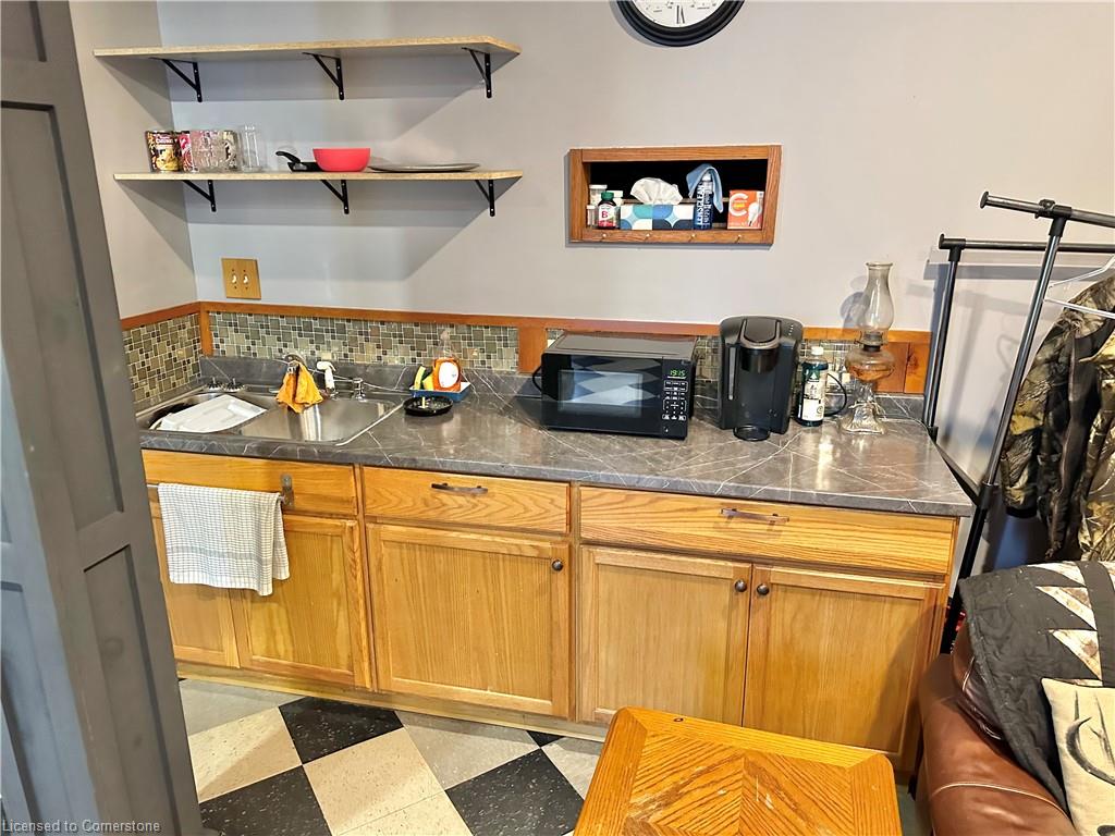 195 Townline Street Property Photo 34