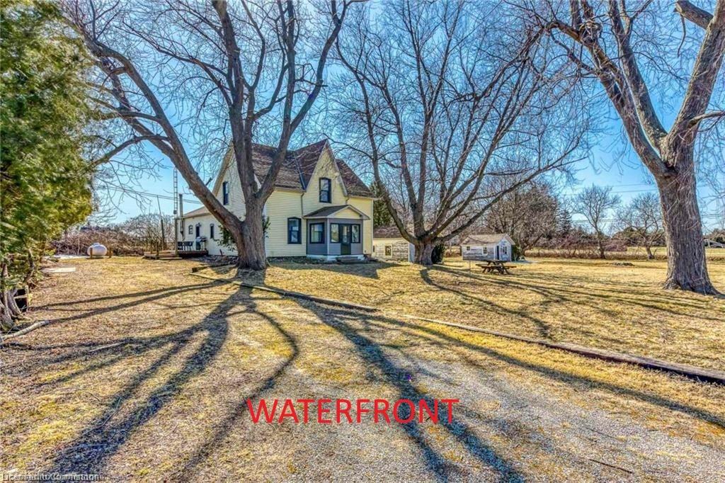 3590 Lakeshore Road Property Photo