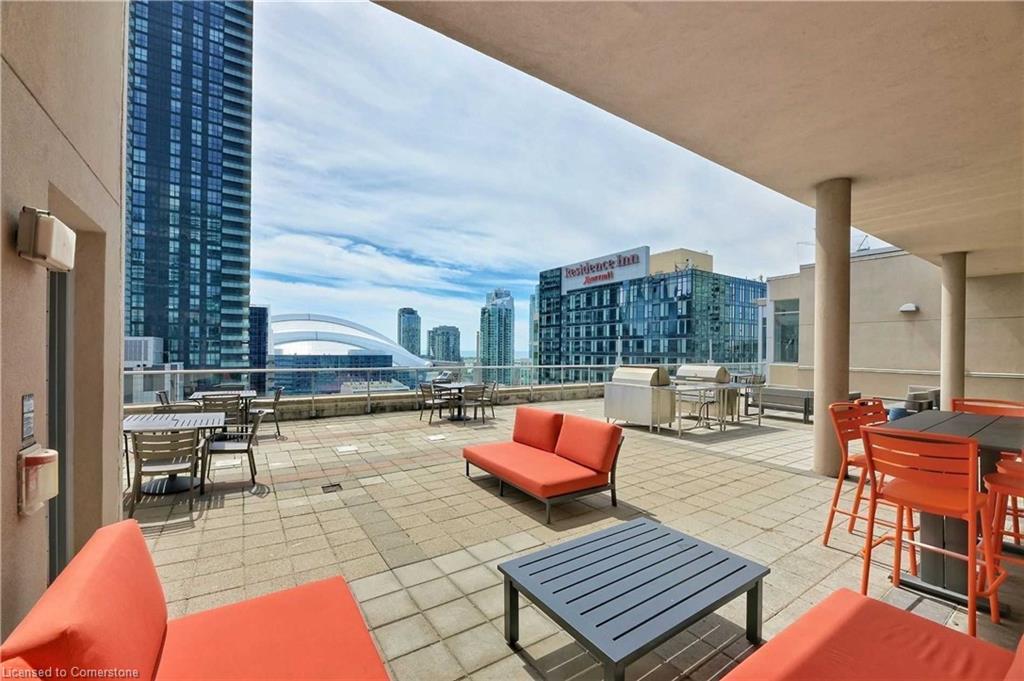 1435-250 Wellington Street W Property Photo 36