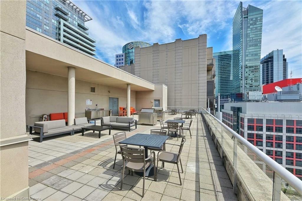 1435-250 Wellington Street W Property Photo 41