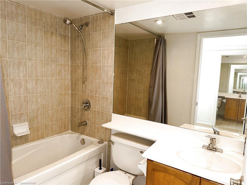 436-250 Wellington Street W Property Photo 23