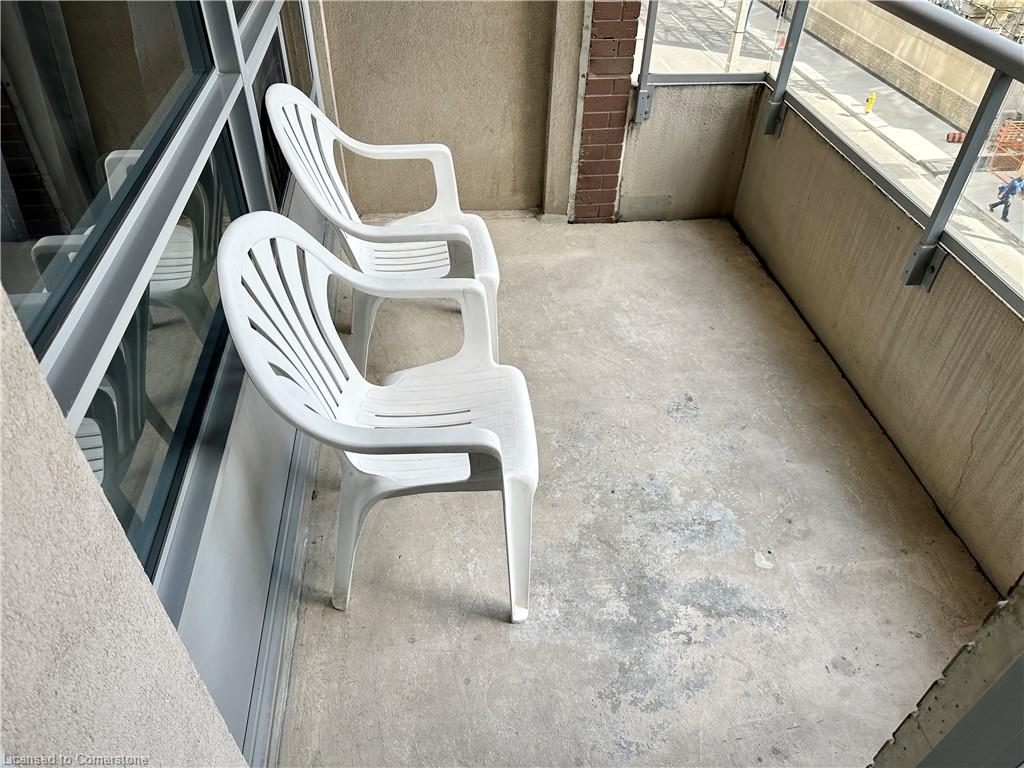 436-250 Wellington Street W Property Photo 30