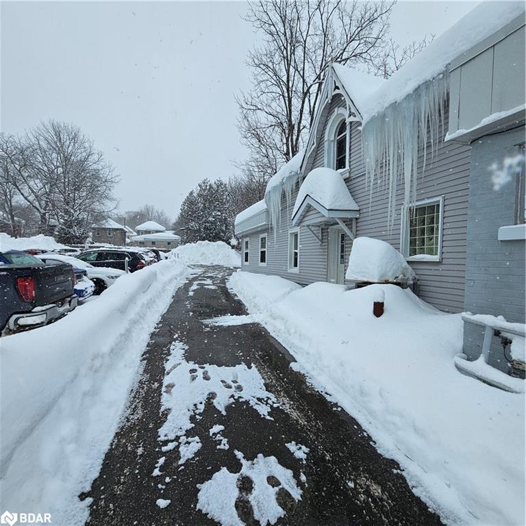 138 & 146 Mississaga Street W Property Photo 3