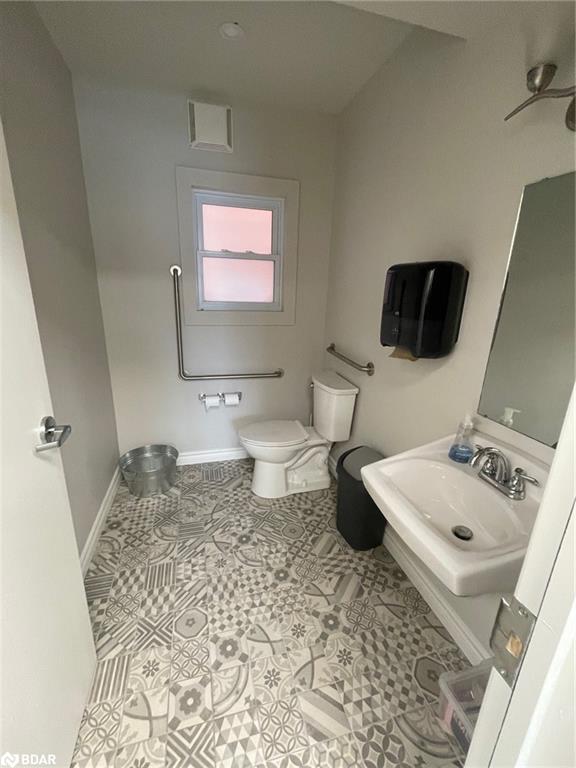 138 & 146 Mississaga Street W Property Photo 9
