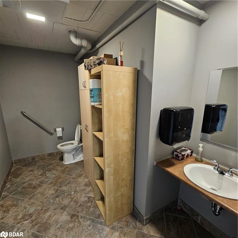 138 & 146 Mississaga Street W Property Photo 24