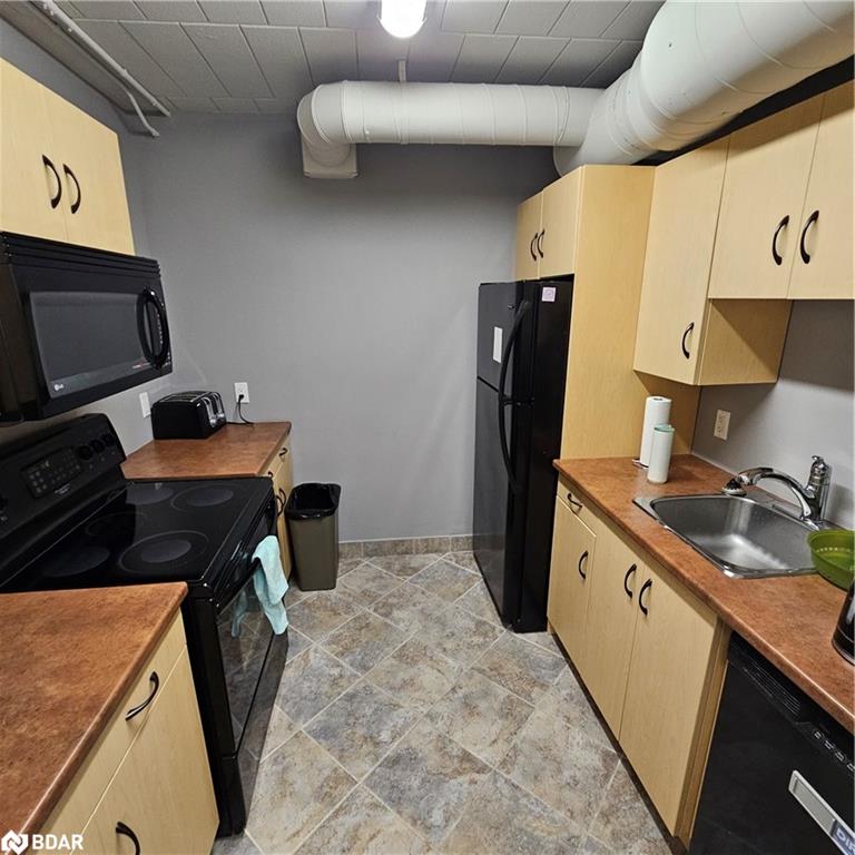 138 & 146 Mississaga Street W Property Photo 36