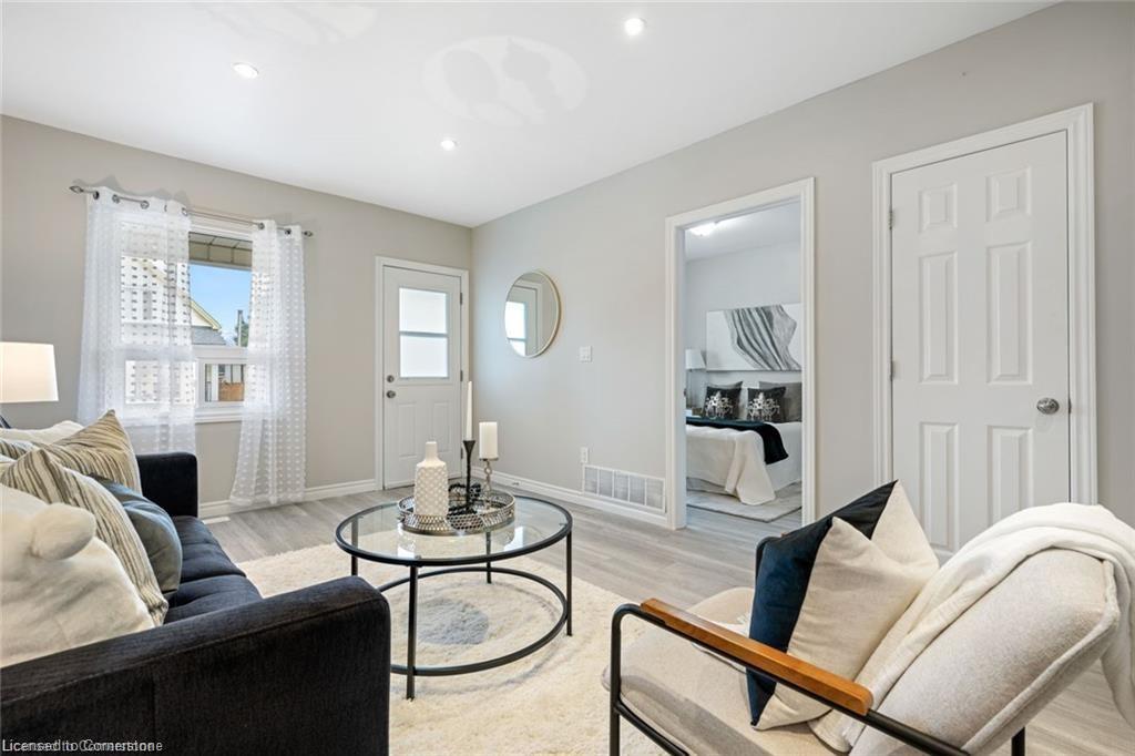 100 Park Row N Property Photo 6