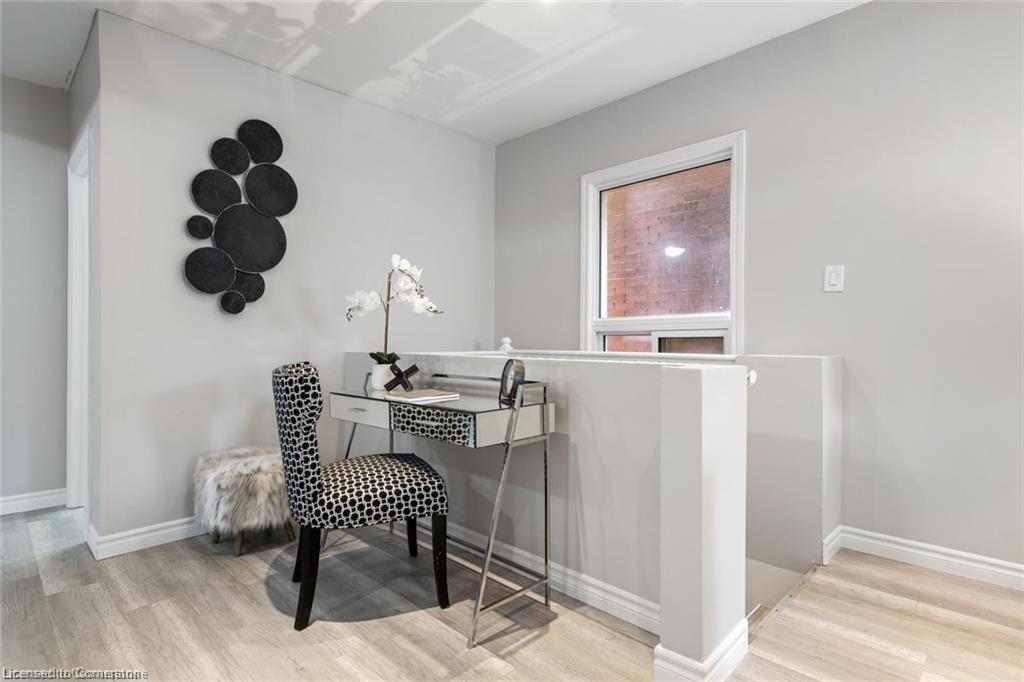 100 Park Row N Property Photo 7