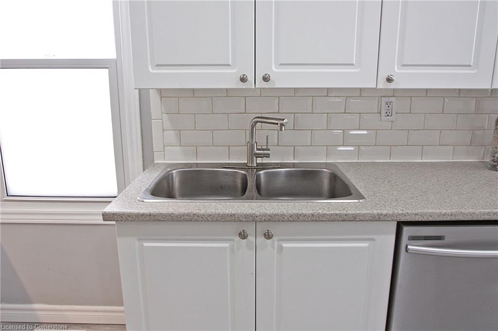 100 Park Row N Property Photo 10