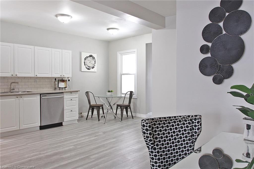 100 Park Row N Property Photo 12