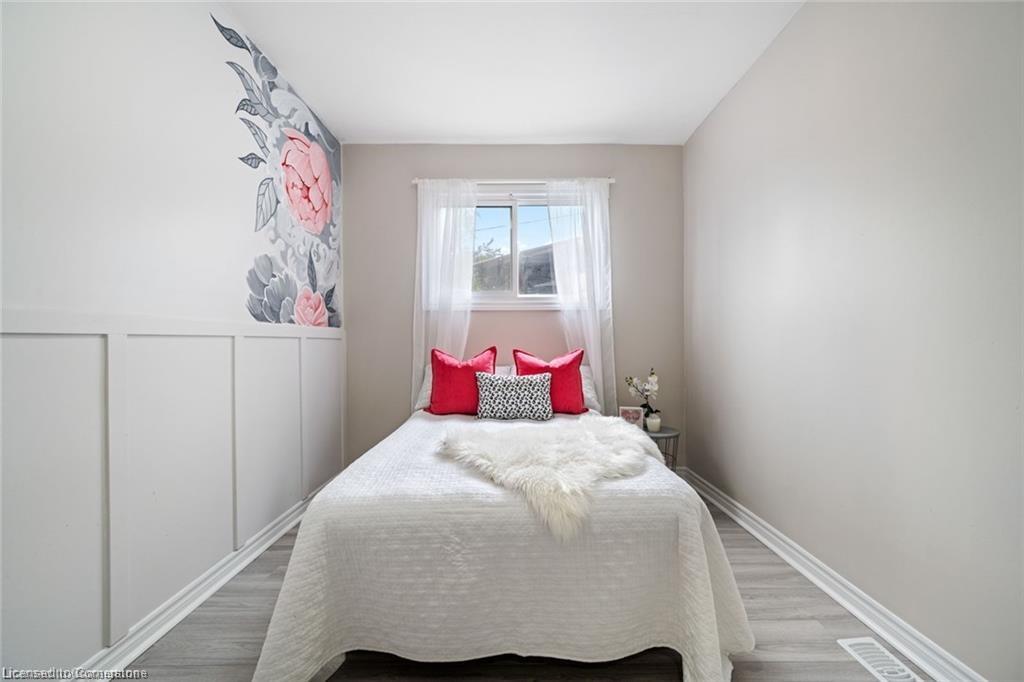100 Park Row N Property Photo 16
