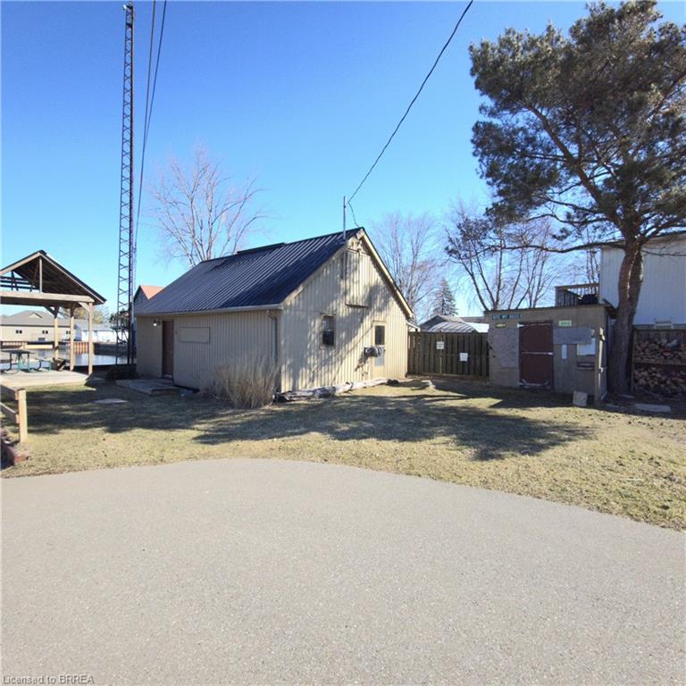 48-50 Erie Boulevard Property Photo 19
