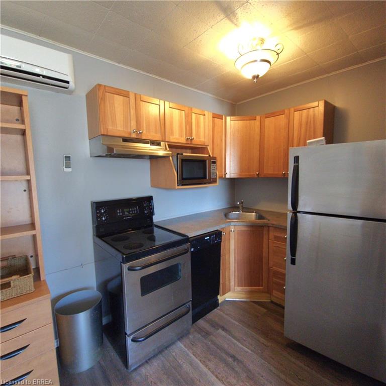 48-50 Erie Boulevard Property Photo 35