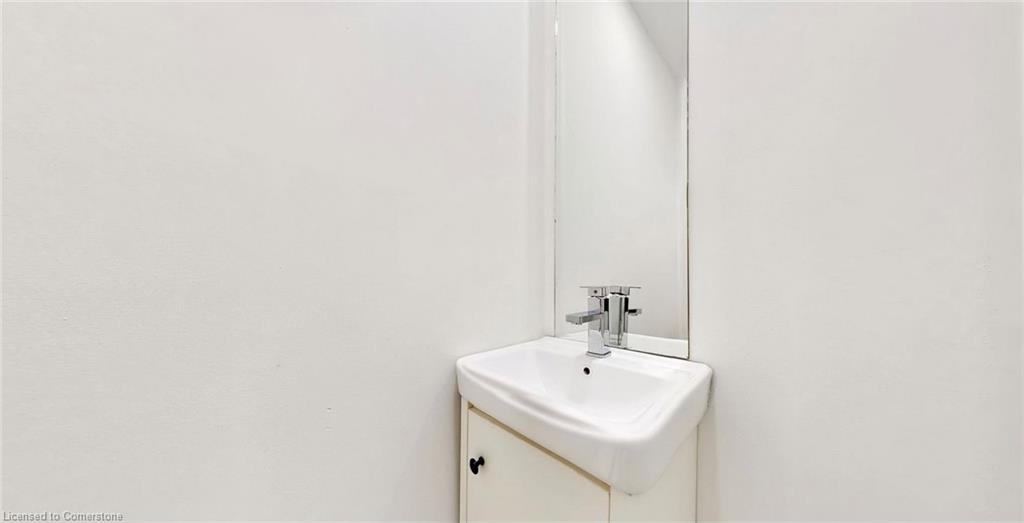 225 Simon Street Property Photo 23