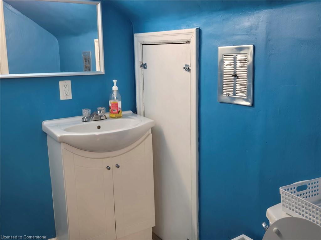 666 Upper James Street Property Photo 16
