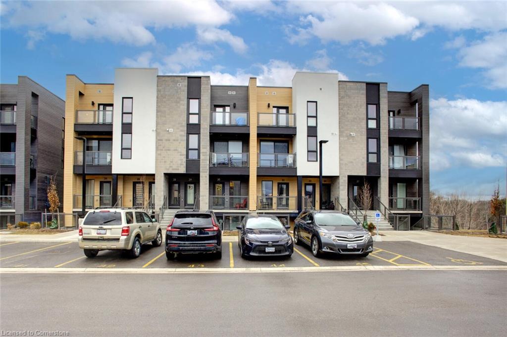 33-261 Woodbine Avenue Property Photo 2