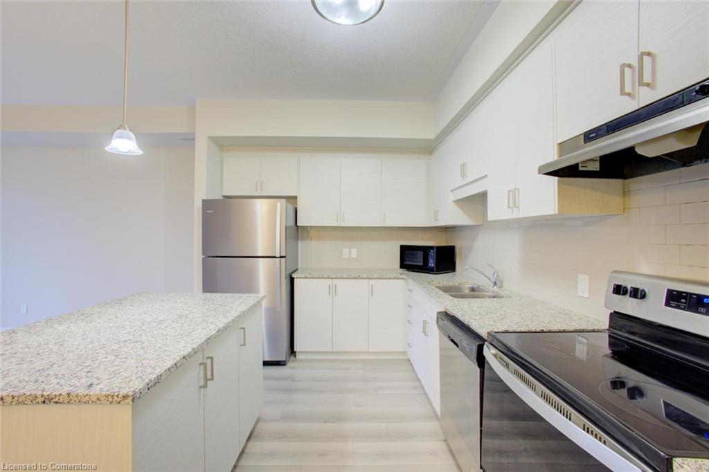 33-261 Woodbine Avenue Property Photo 11