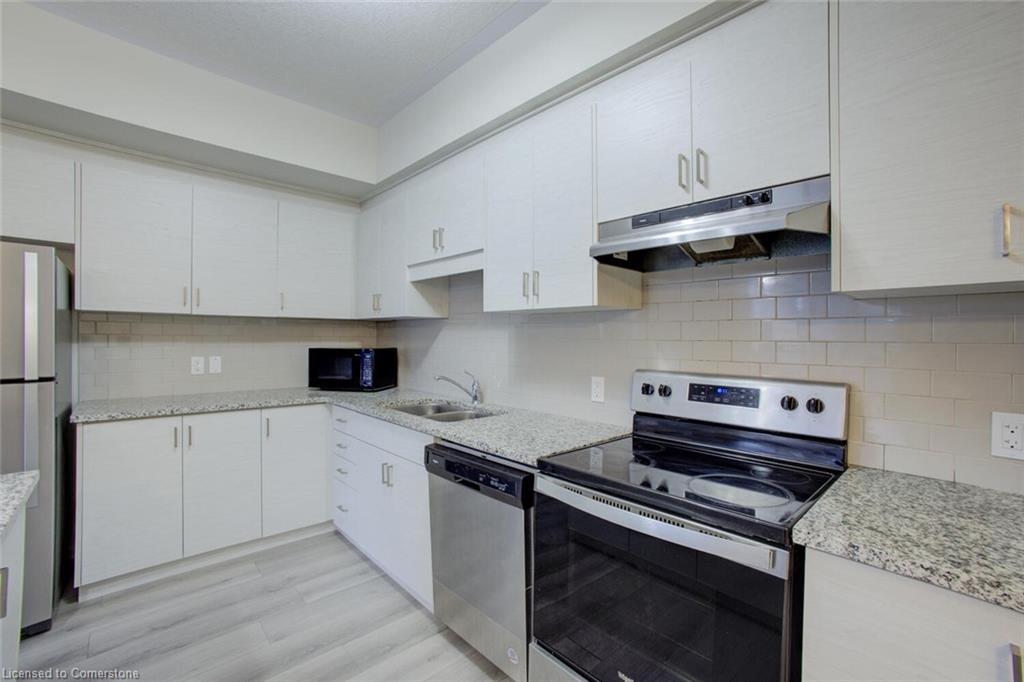 33-261 Woodbine Avenue Property Photo 12