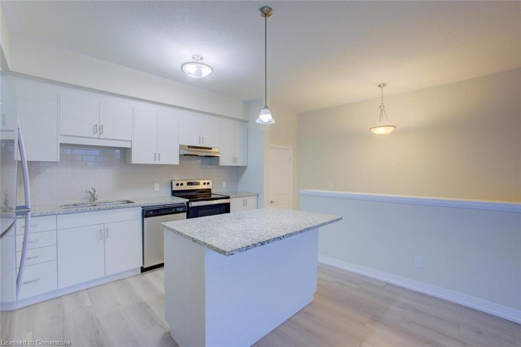 33-261 Woodbine Avenue Property Photo 15